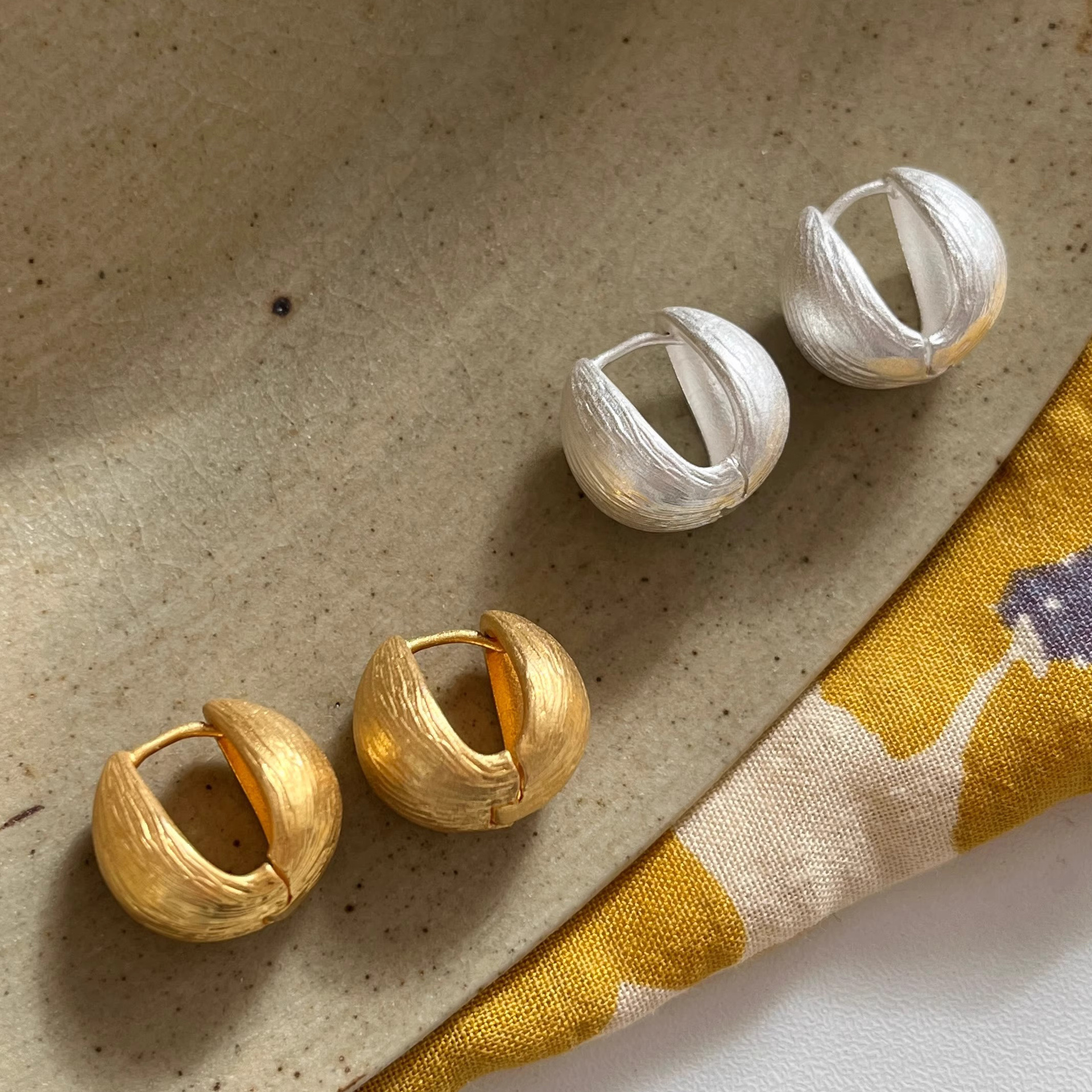 韩式个性时尚复古简约花纹几何耳扣小众轻奢百搭高级感冷淡风耳环详情6