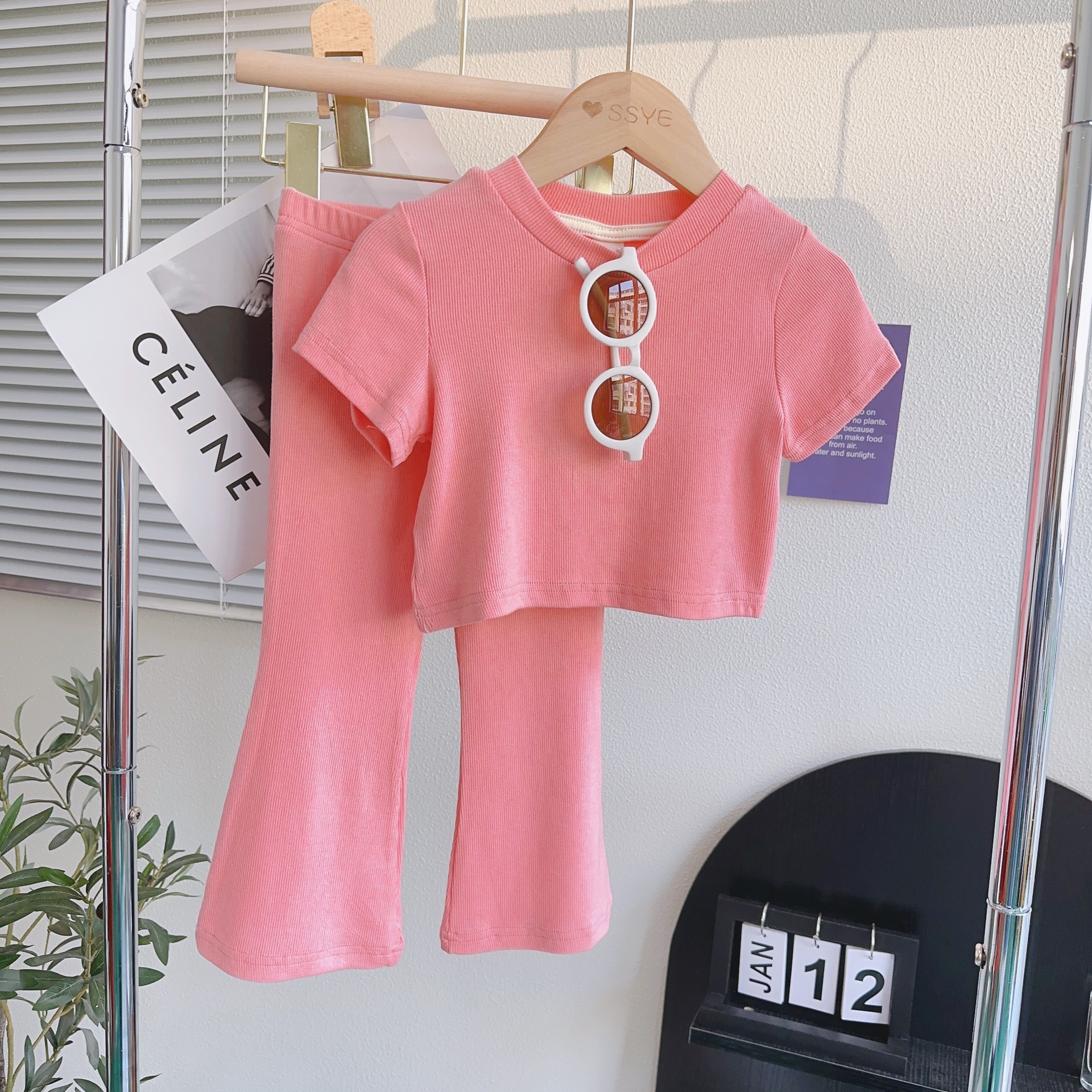 The 2026 Summer collection of popular children's clothing for girls is a Korean-style casual and soft short-sleeved T-shirt and top two-piece set for baby girls pic 5