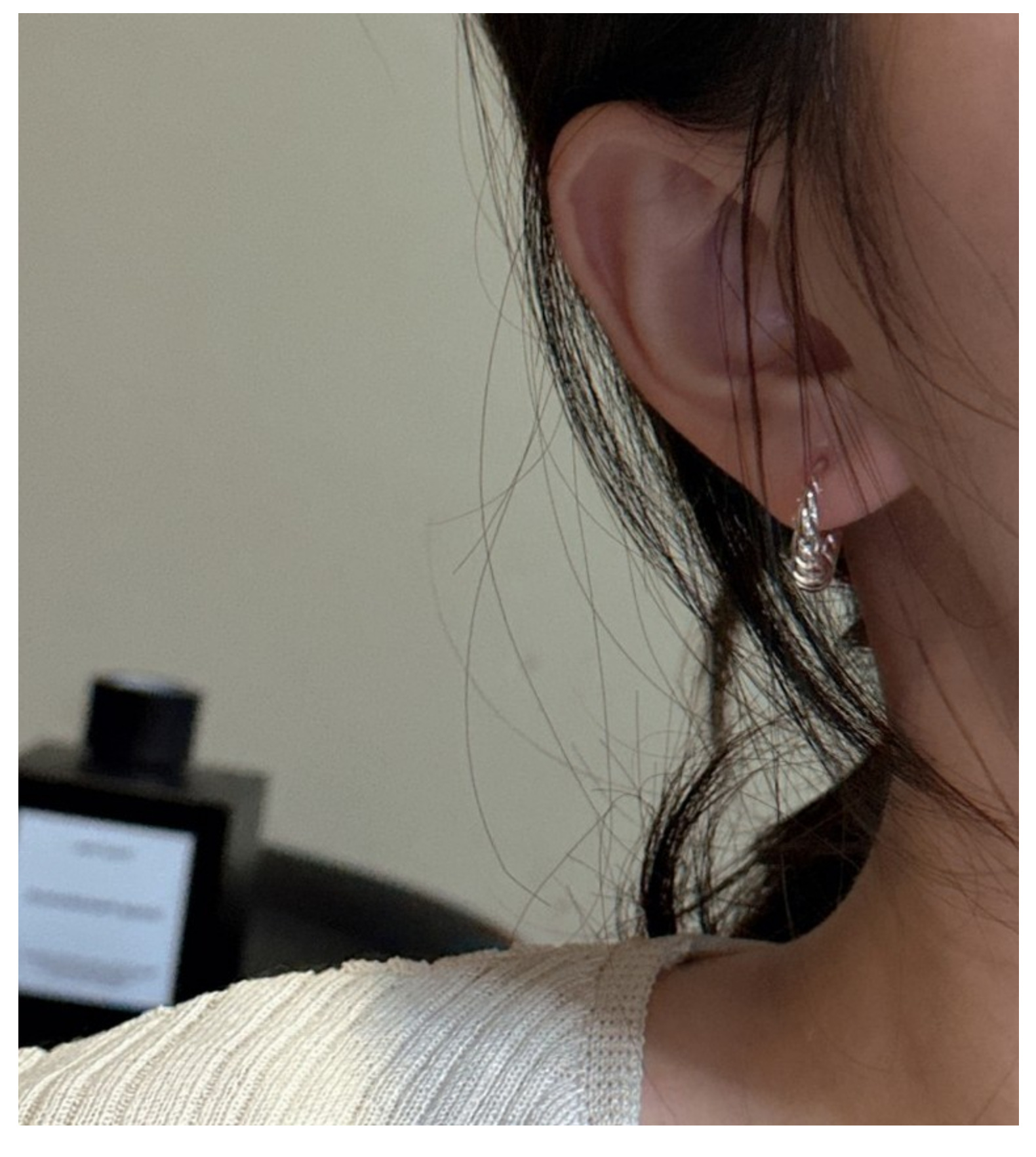 S925 sterling silver Korean version, a niche design sense horn bag, simple ear buckles, a trendy and retro Korean style earrings pic 7