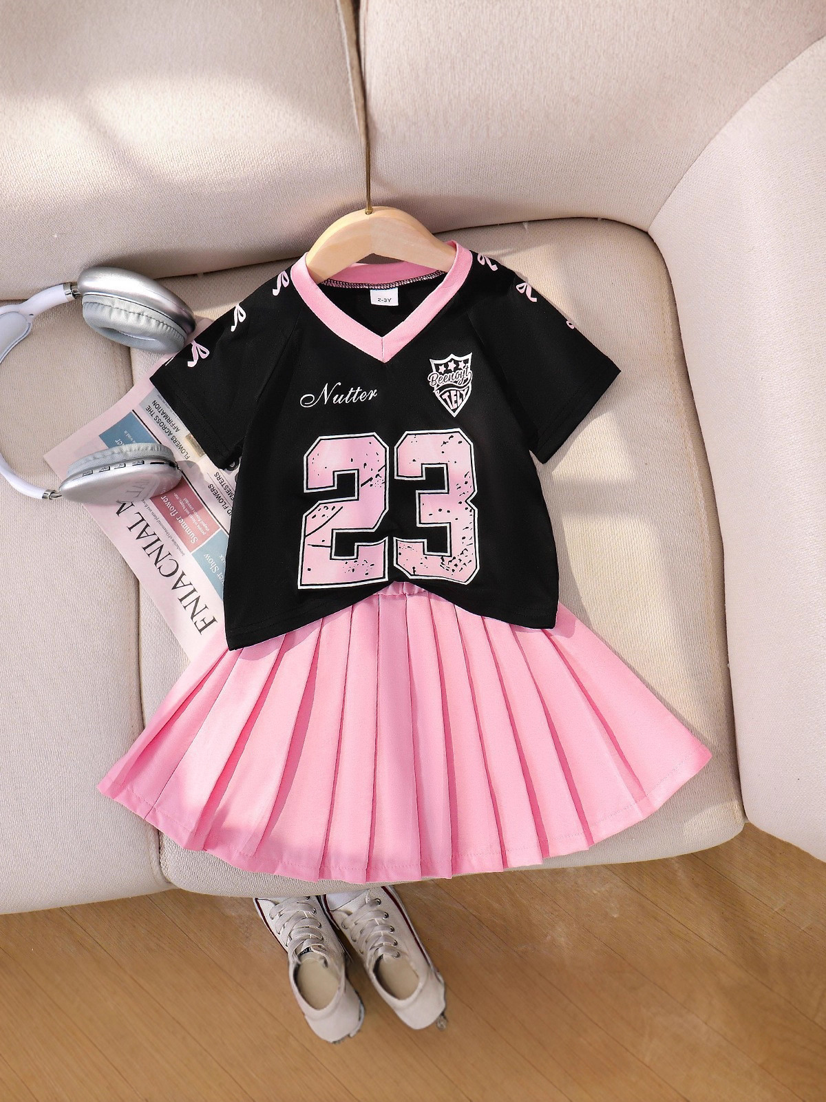 Europa y Estados Unidos cross border niña traje verano nuevo letras estampado cuello V camiseta color sólido princesa falda corta dos piezas estilo colegial pic 2