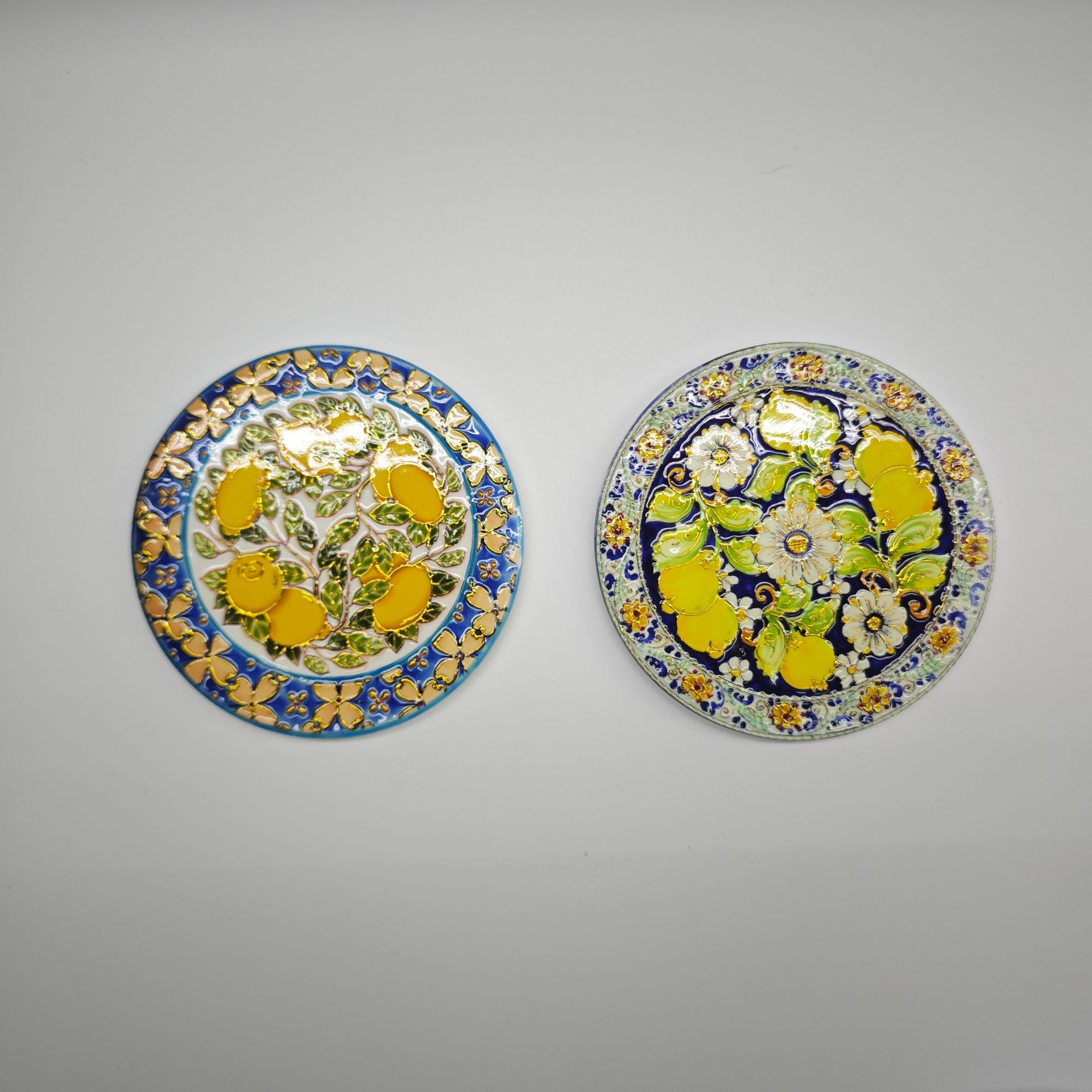Cross-border round fruit lemon ceramic coasters, 3D gilded embossed process coasters, home decoration, heat insulation and waterproof pic 3