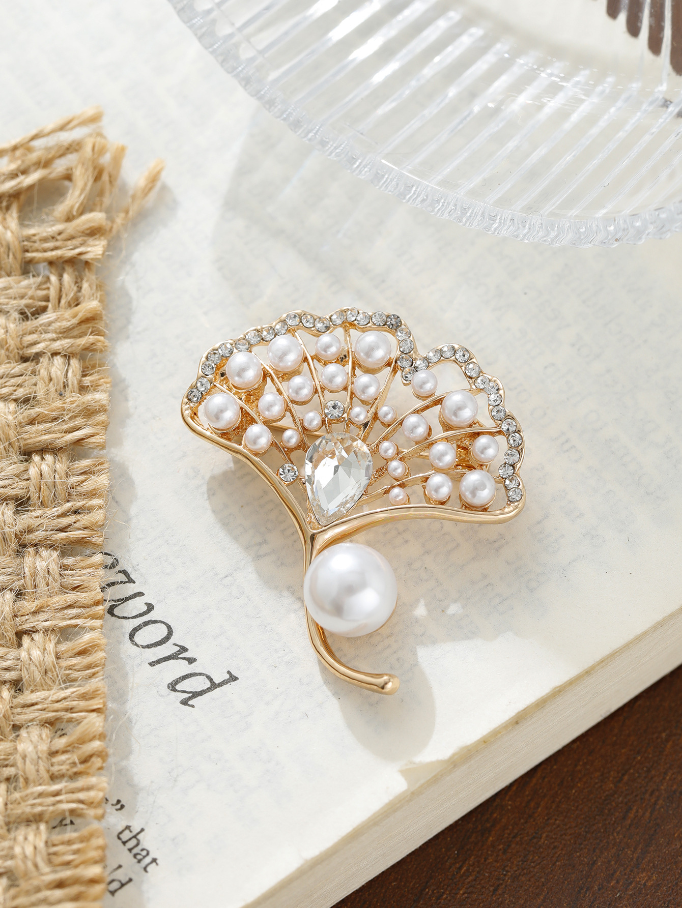 韩版精致镂空银杏叶珍珠胸针胸花女气质优雅百搭西装大衣配饰别针详情6