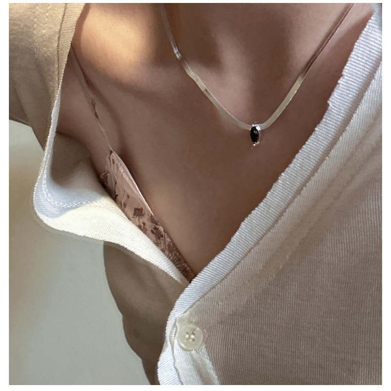 S925纯银韩版小众设计感锆石刀片项链韩国风时尚INS博主款锁骨链详情11