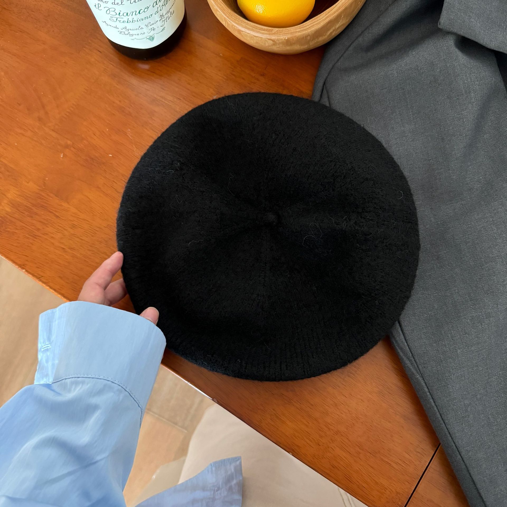 The fluffy fairy-like white rabbit fur beret is a versatile choice for women in autumn and winter. It can be adjusted for warmth. The knitted plush painter hat makes your face look good. The small cold hat is piled up. The Japanese-style rolled-up wool warm knitted bag is super beautiful pic 1