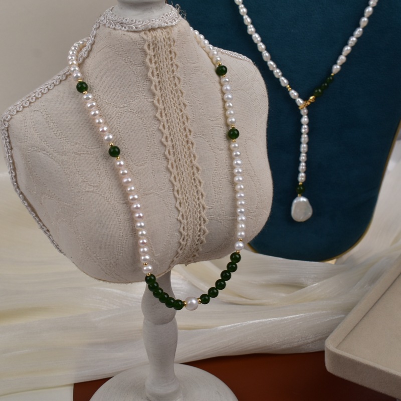 Natural freshwater pearl necklace, green agate round beads, elegant and high-end neckchain, autumn and winter outfit, pearl sweater chain pic 4