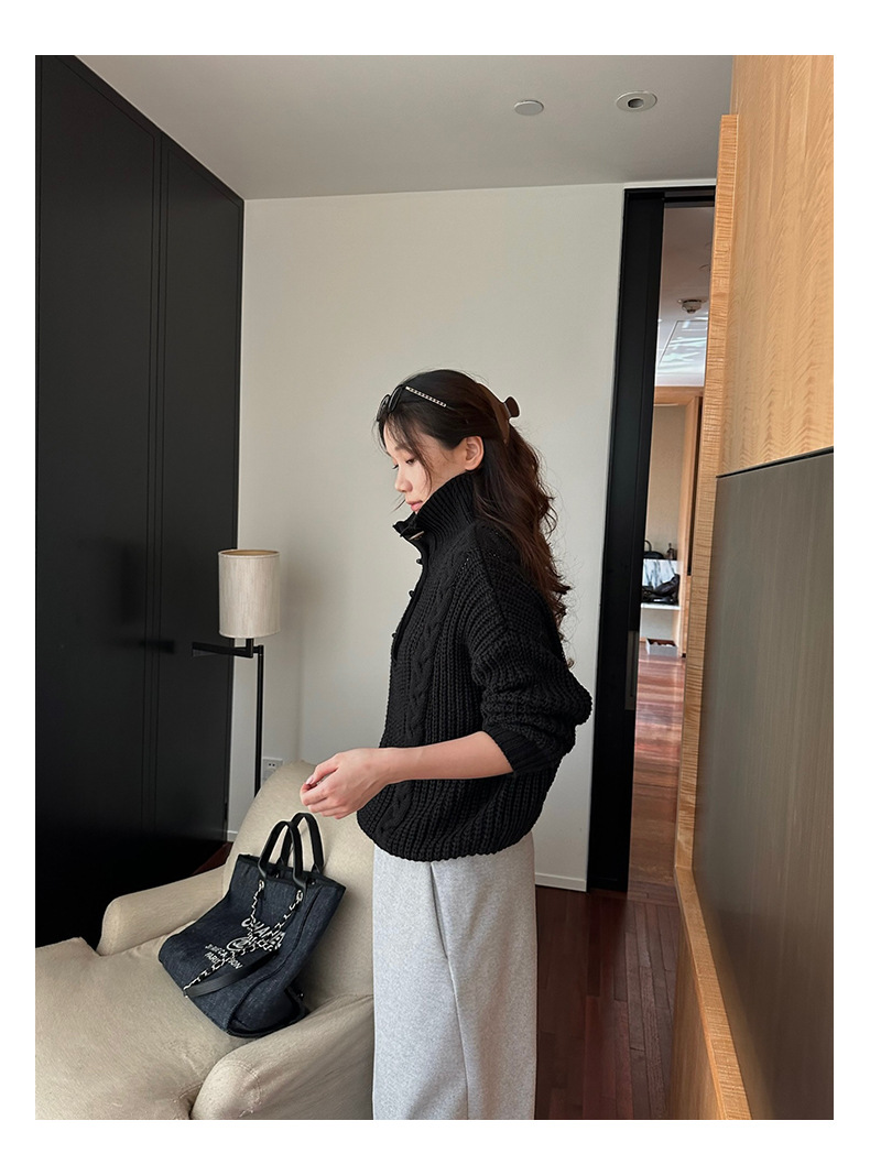 Winter new style horn buttoned lapel wool sweater, gentle and loose knitted sweater, sweater, sweater, sweater, sweater pic 9