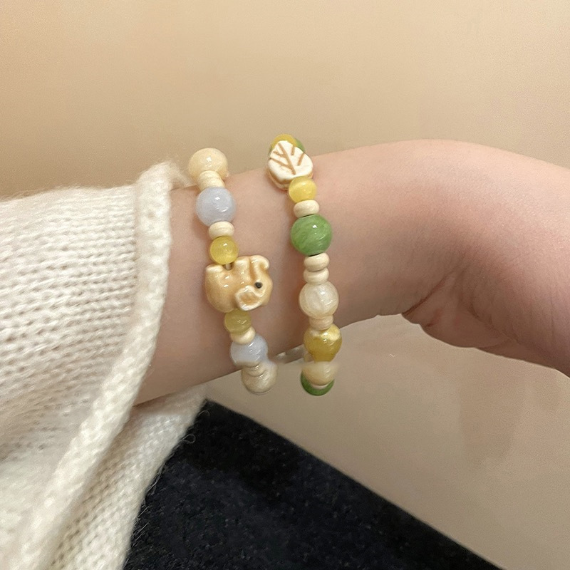 Macaron makes a small elephant ceramic beaded bracelet for women, a summer niche design for best friends, a dopamine bracelet pic 4
