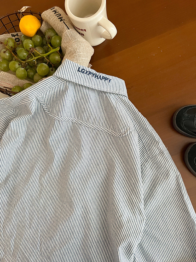 艾摩贝贝2024秋男女童竖条纹刺绣水洗全棉衬衫中大童气质翻领上衣详情7