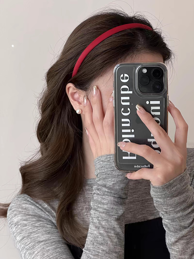 The 2025 new Korean simple blue thin hairband is a versatile accessory for women when they go out. It can be used for washing the face, pressing the hair, bundling the hair, hairpins and hair accessories pic 4