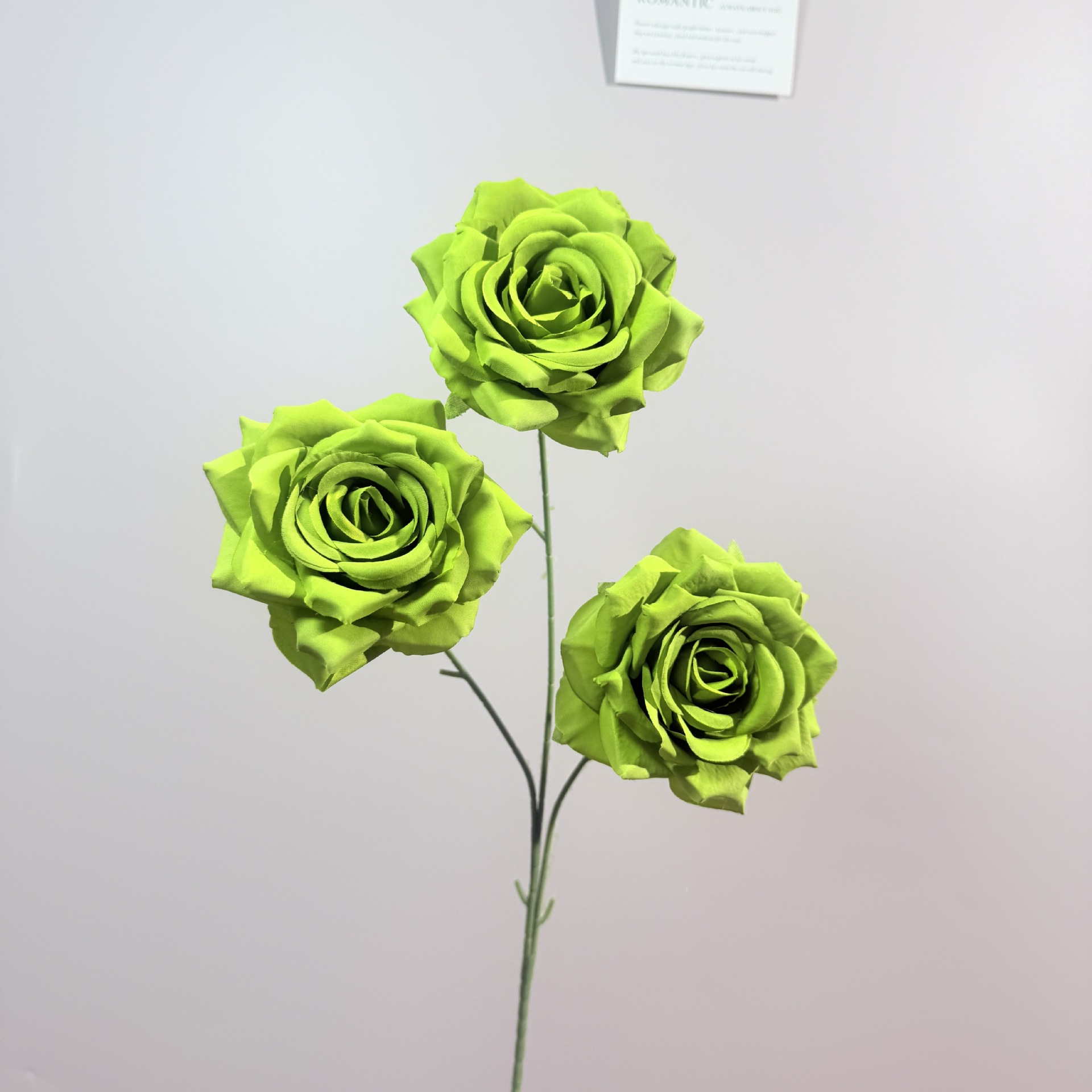 仿真花3头钻石玫瑰花婚庆装饰假花批发红色路引花材网红玫瑰瀑布详情12