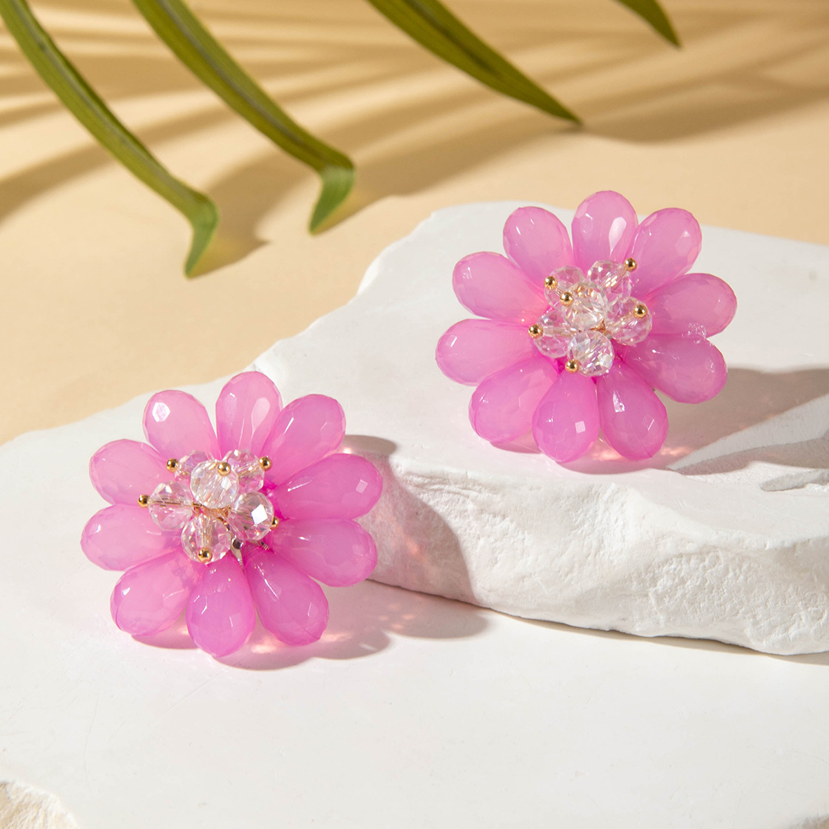 亚马逊跨境清新甜美彩色树脂花瓣花朵耳钉气质多巴胺 耳环耳饰女详情65