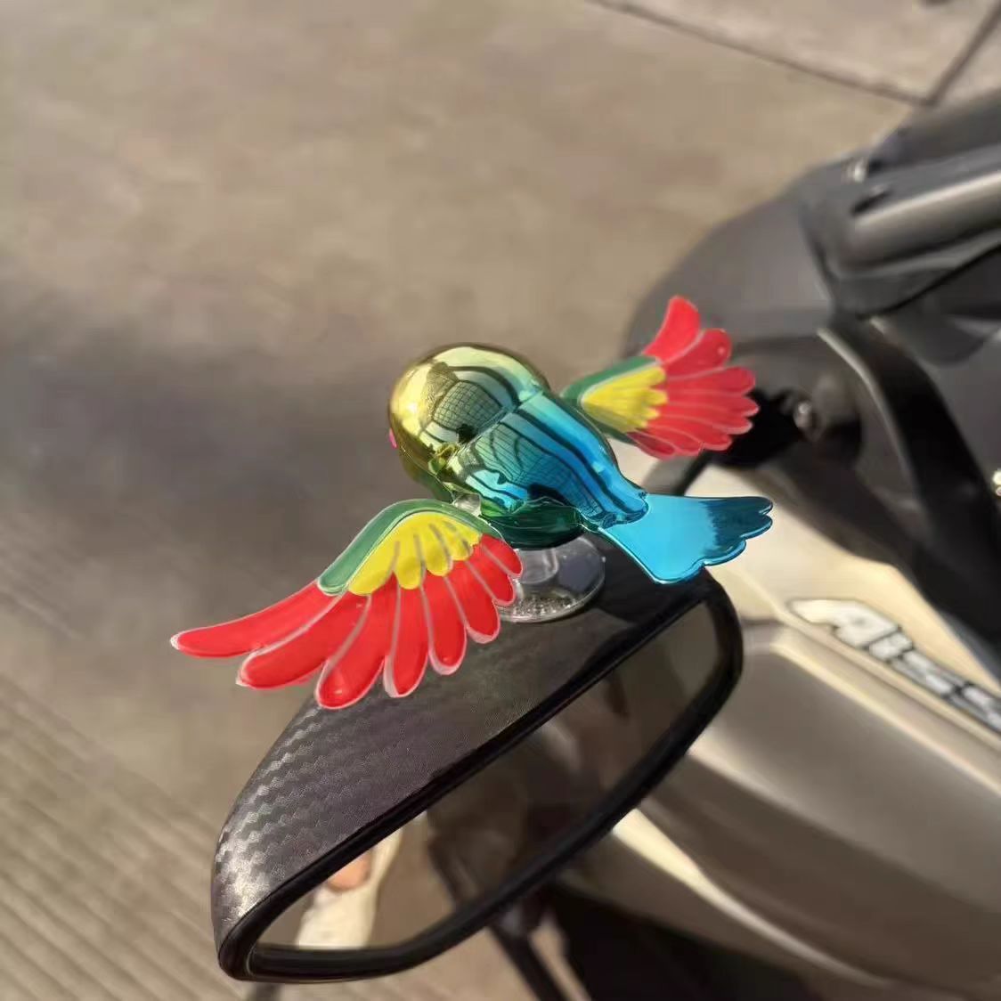 Flying birds, car ornaments, electric bike and motorcycle accessories, car ornaments, figurines, decorative small toys pic 12