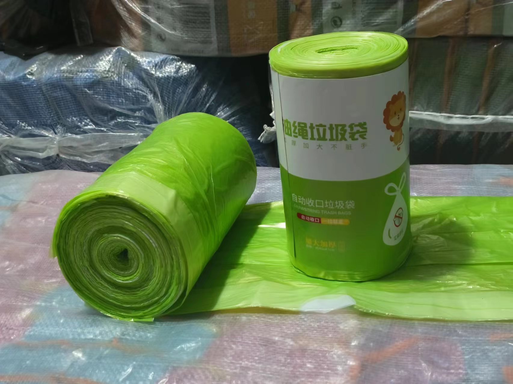 New mugwort scented garbage bags have been launched. Mugwort scented hand-held plastic garbage bags, thickened for the kitchen, large size, no tearing, extra thick pic 4