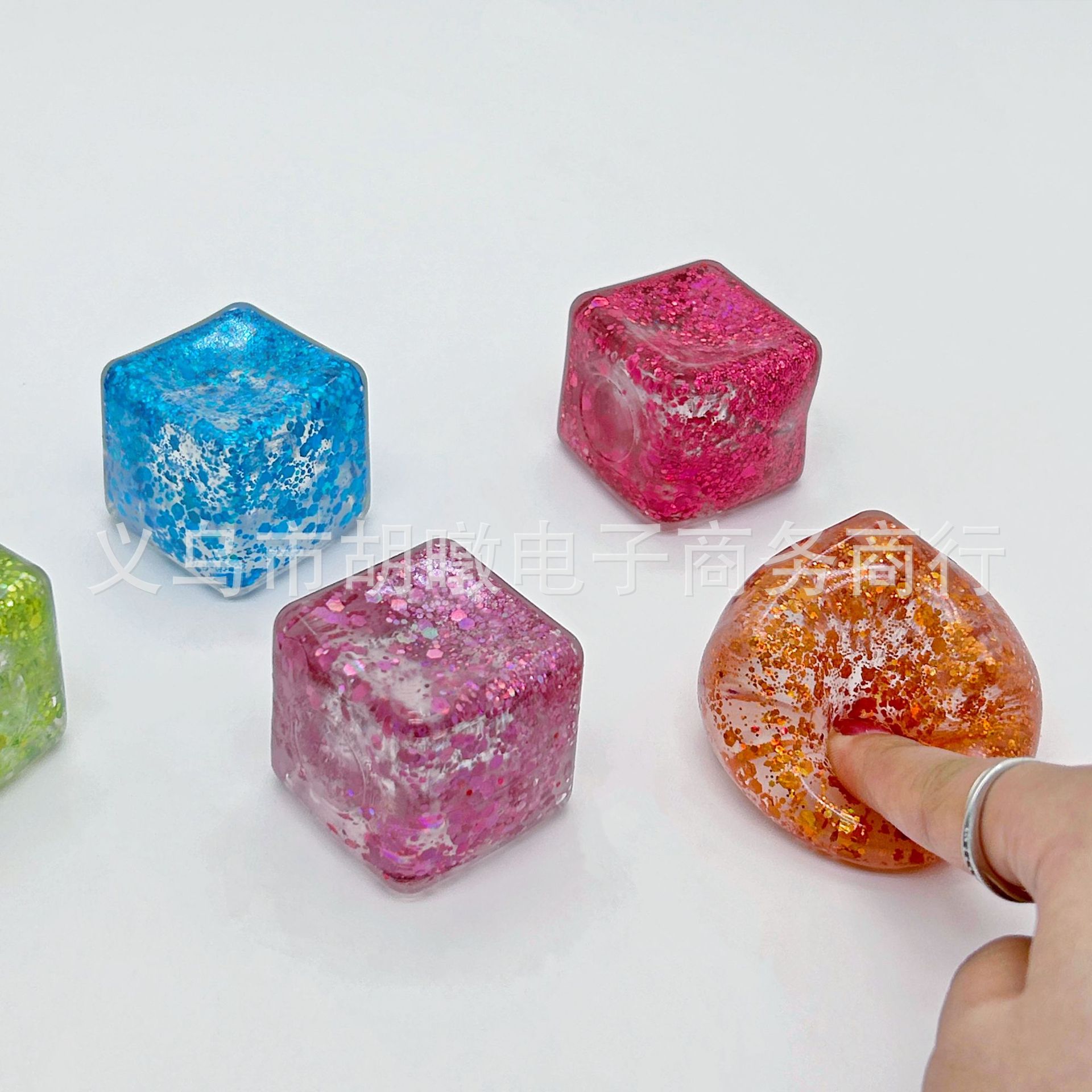 亚马逊新品金粉大冰块麦芽糖捏捏乐发泄球减压玩具慢回弹解压玩具详情5
