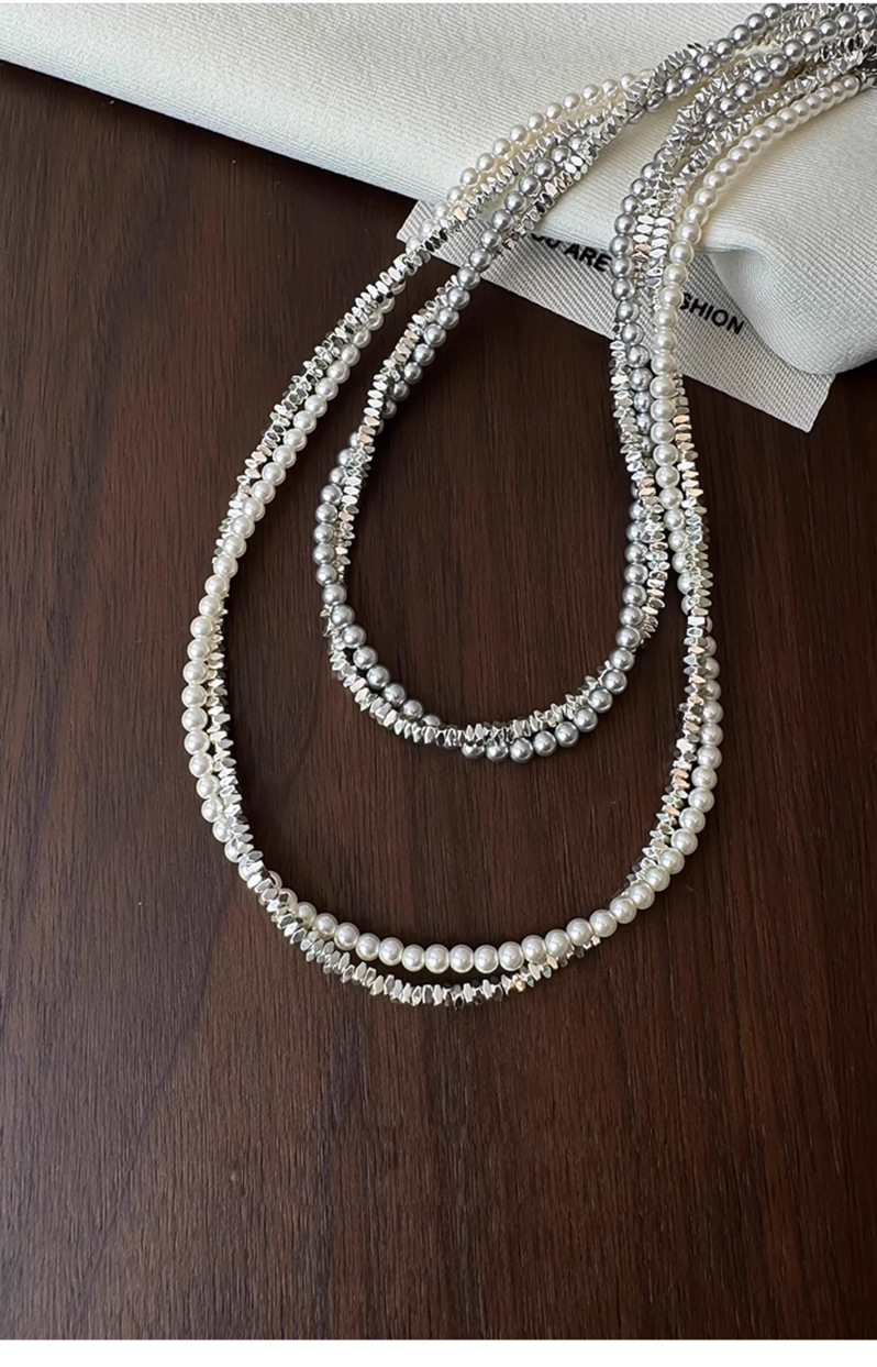 Double-layer stacked silver pearl necklace accessory for women, a light luxury and niche collarbone chain with a high-end look pic 8