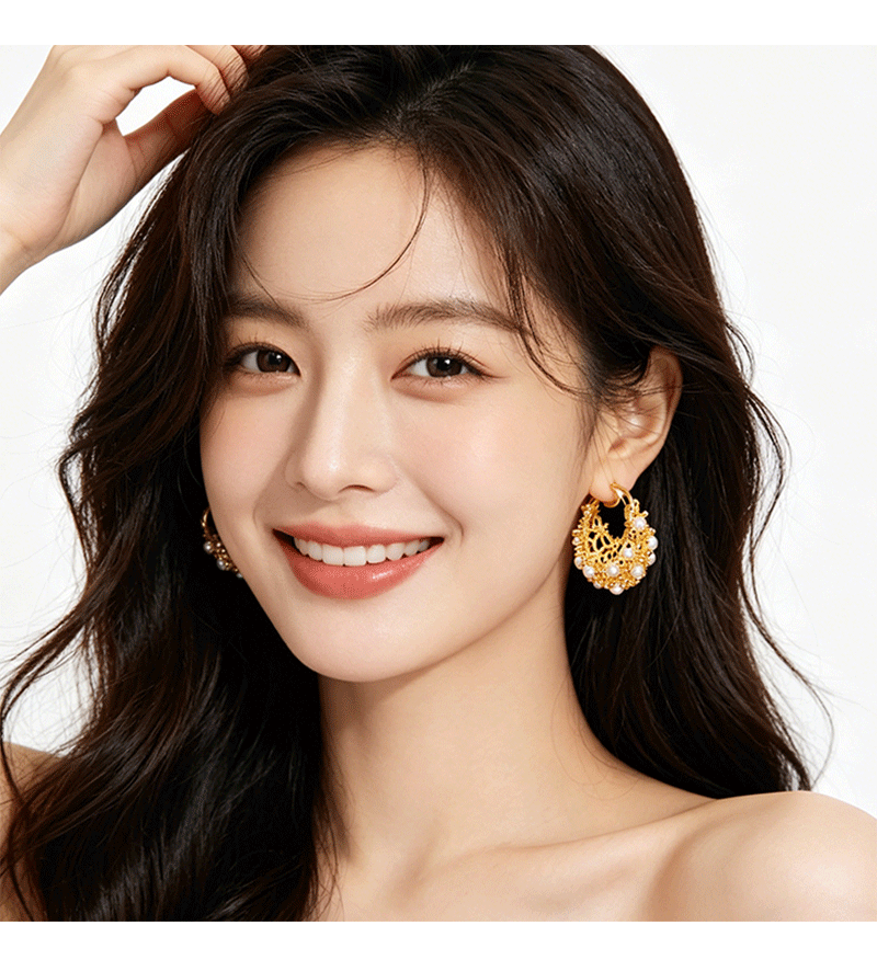 French-style gentle and sweet, super dazzling hollowed-out flower basket ear buckles, elegant and exquisite, cool and refreshing, popular vacation-style earrings pic 7