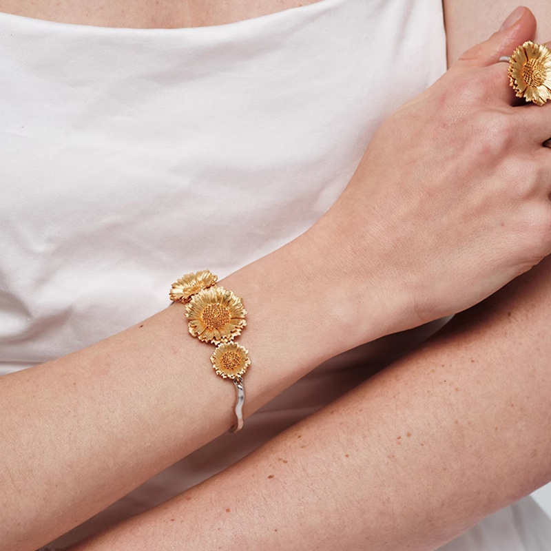 张悦儿同款新款小雏菊耳钉手链女小众设计感高级轻奢气质百搭项链详情13