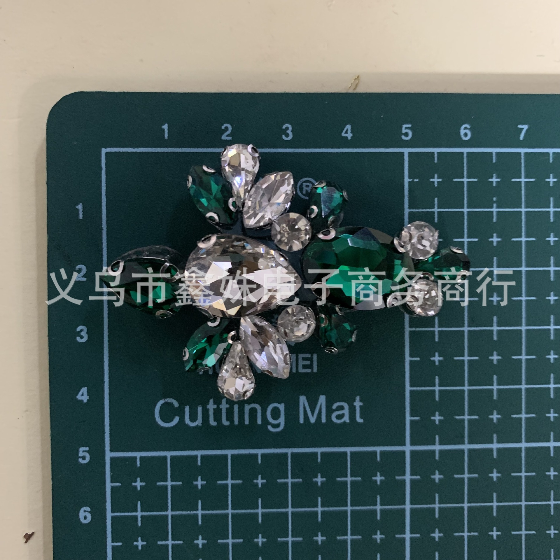 New fashionable and personalized colored diamond hot melt adhesive decal clothing accessories pic 3