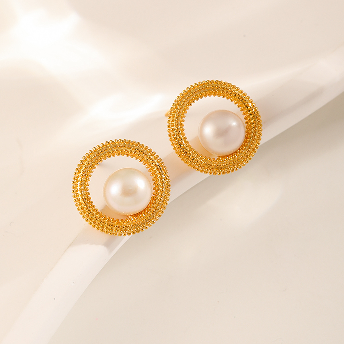 复古气质通勤款珍珠耳钉女士独特漂亮轻奢气质高级感耳环金色耳饰详情8