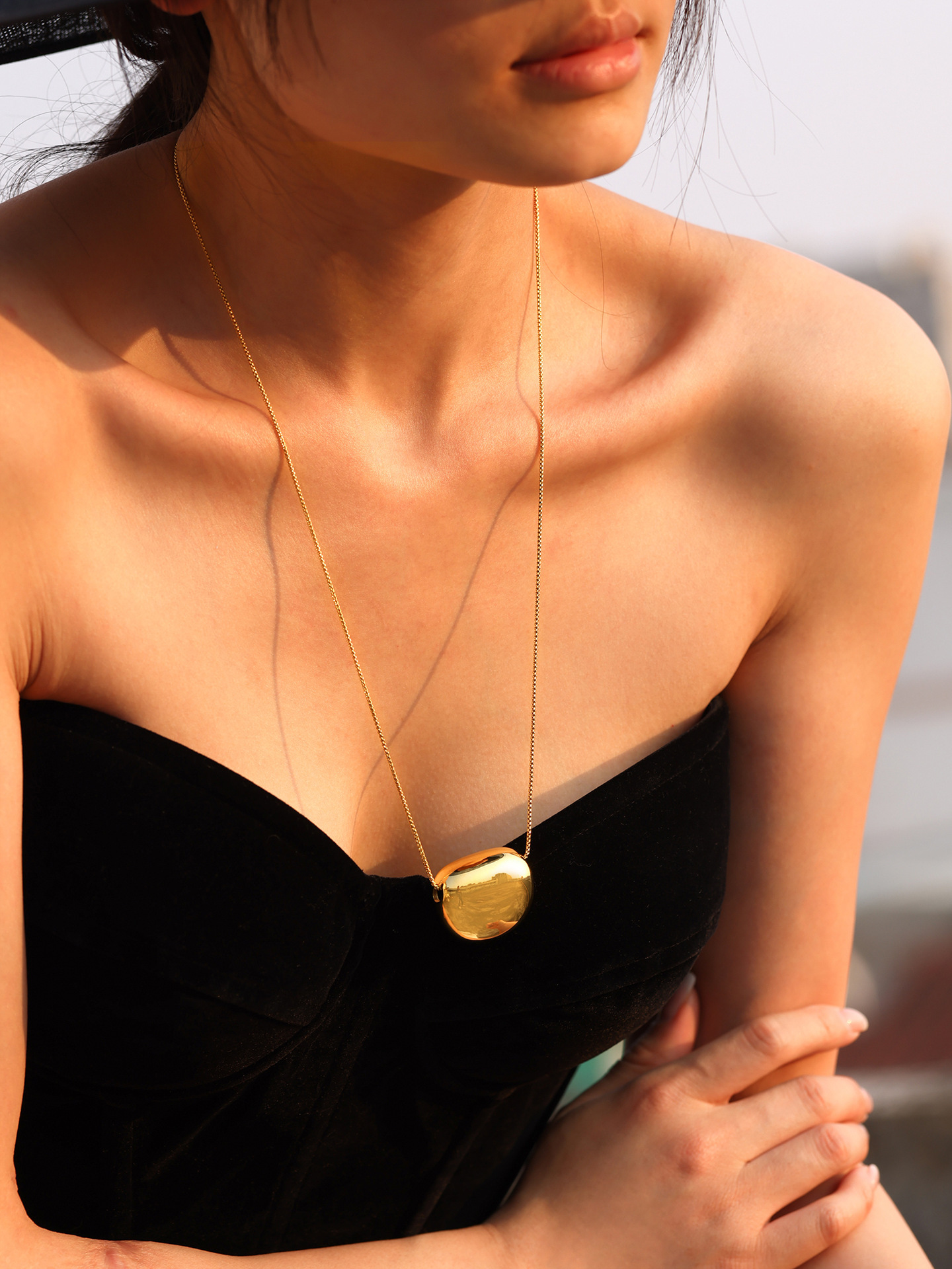 谜丽 欧美风简约圆形吊坠项链不锈钢18K真金轻奢通勤颈链百搭配饰详情6