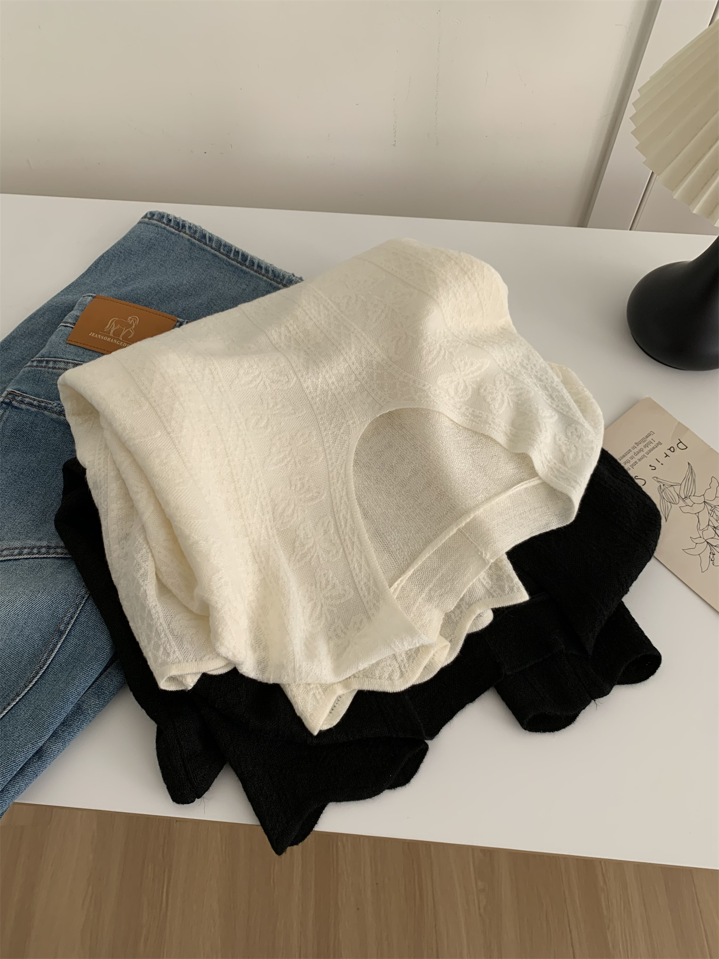 Gentle vintage wool blend beige lace V-neck T-shirt for women, wavy hem knitted base layer pic 6