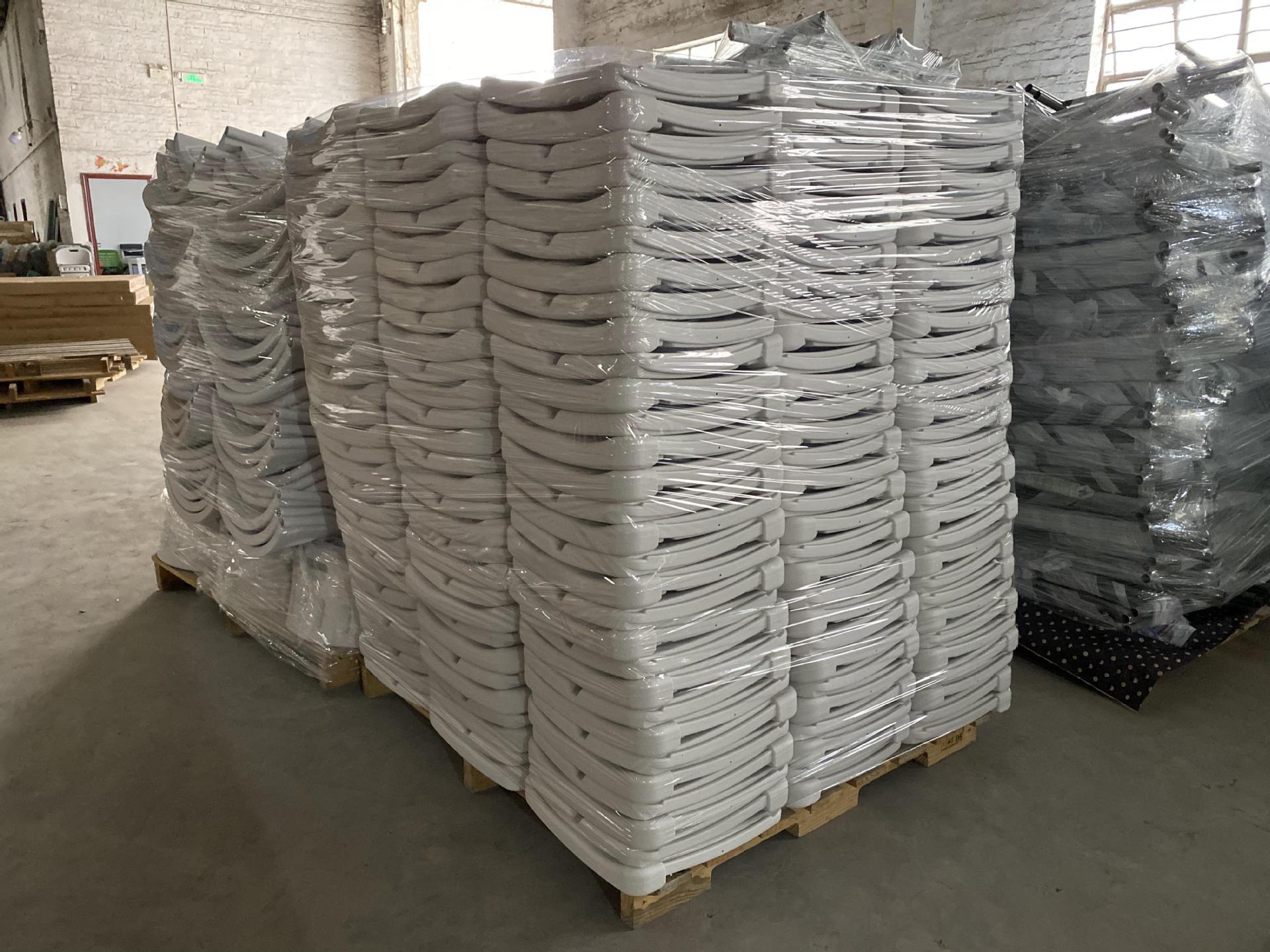Star Factory wholesals wedding lawn plastic white folding chairs, Wimbledon chairs, and soft-padded chairs for wedding hotels and banquets pic 15