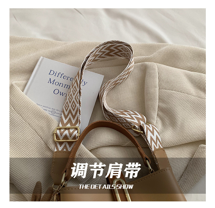 高级感大容量水桶包女2024新款潮韩系百搭宽肩带单肩包洋气斜挎包详情7