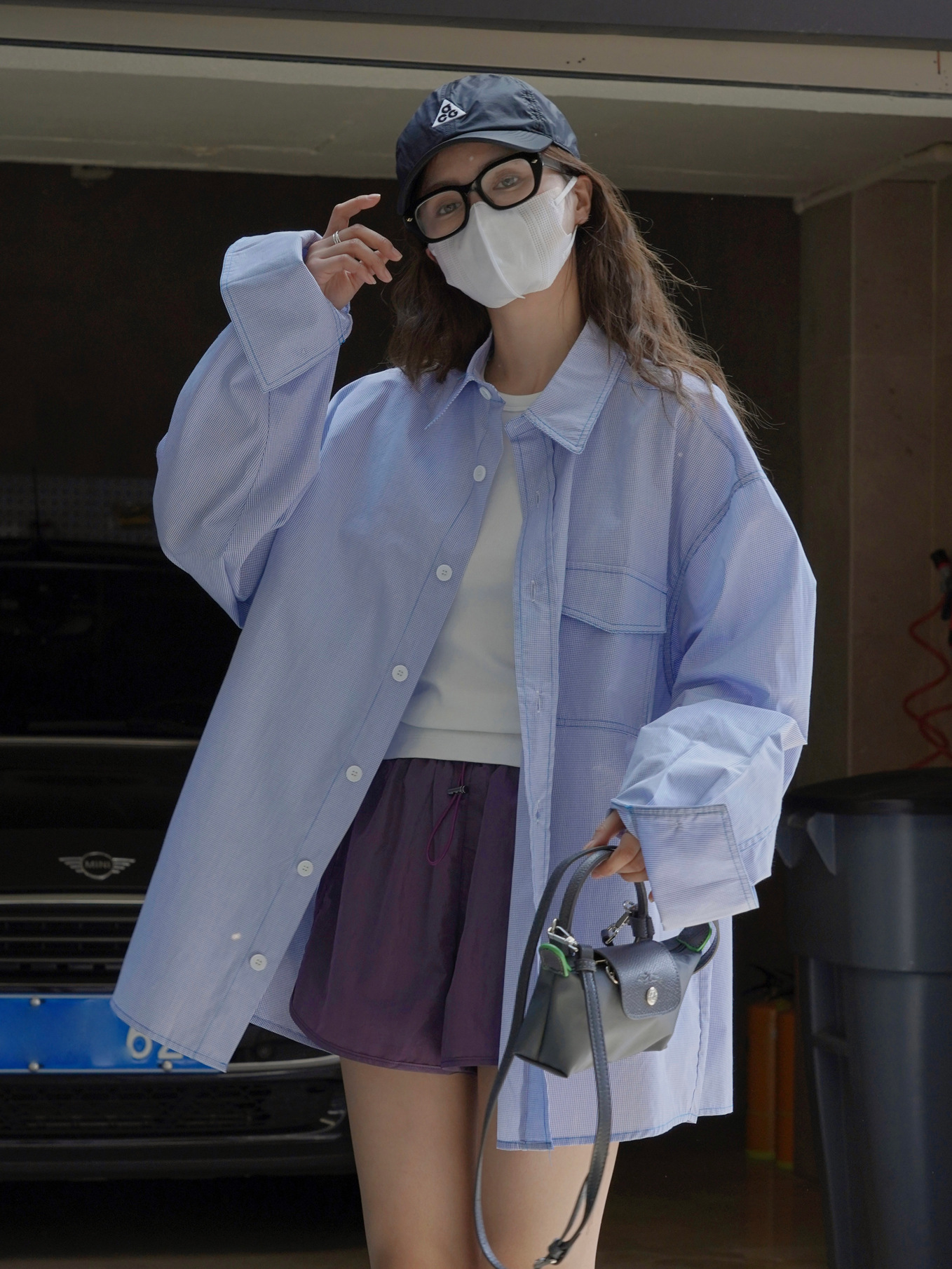 The new summer Japanese-style casual shirt with a large silhouette and blue and white checkered pattern from Louvre is skin-friendly and comfortable for women pic 14