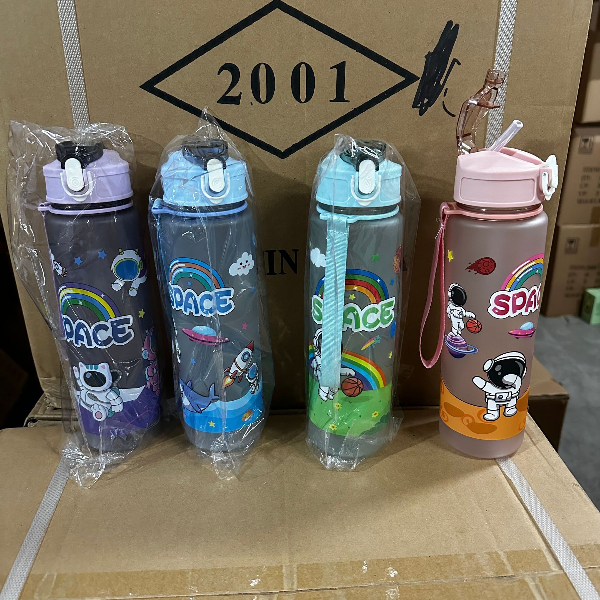 夏季卡通太空人磨砂水杯弹跳盖吸管杯便携提绳PC塑料杯宇航员水瓶详情10