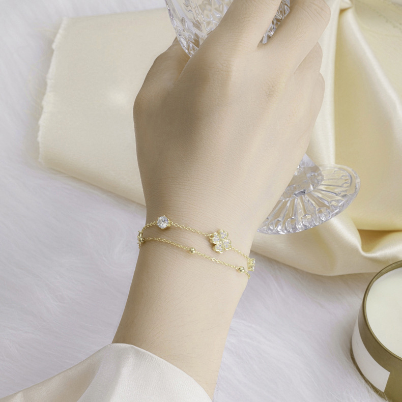 Zhuoheng Select S925 All-silver Clover 50-point Moissanite diamond bracelet, a light luxury and niche design bracelet chain pic 7