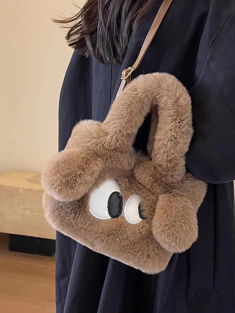 大眼狗2023秋季新款可爱卡通手提小方包单肩斜挎毛绒包详情1