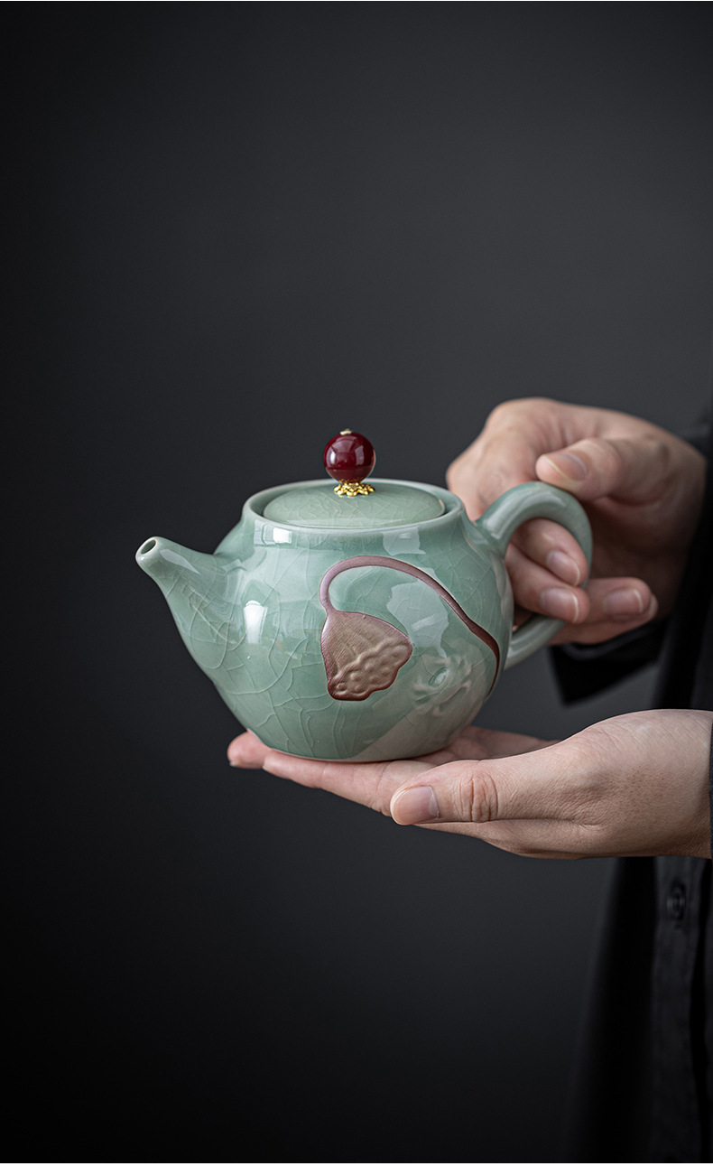 Relief Ge Kiln crackle Kung Fu tea set, a complete set of high-end ice-crack glaze ceramic for home use, practical for office use and as a gift pic 11