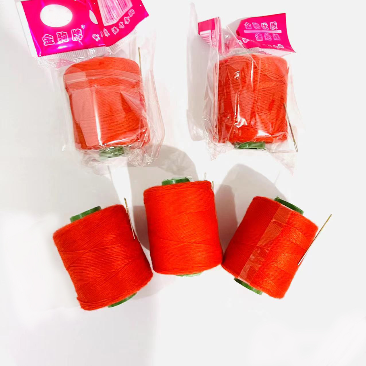 【 Zone 2-1 】 Red center thread 100/ pack 1000/ piece Household sewing thread Small roll Hand sewing thread sewing clothes hand thread Red small roll thread with needle one yuan supply pic 6