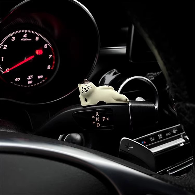 Healing little cat ice American car ornaments, car center console display screen ornaments, desktop ornaments, decorative items pic 12
