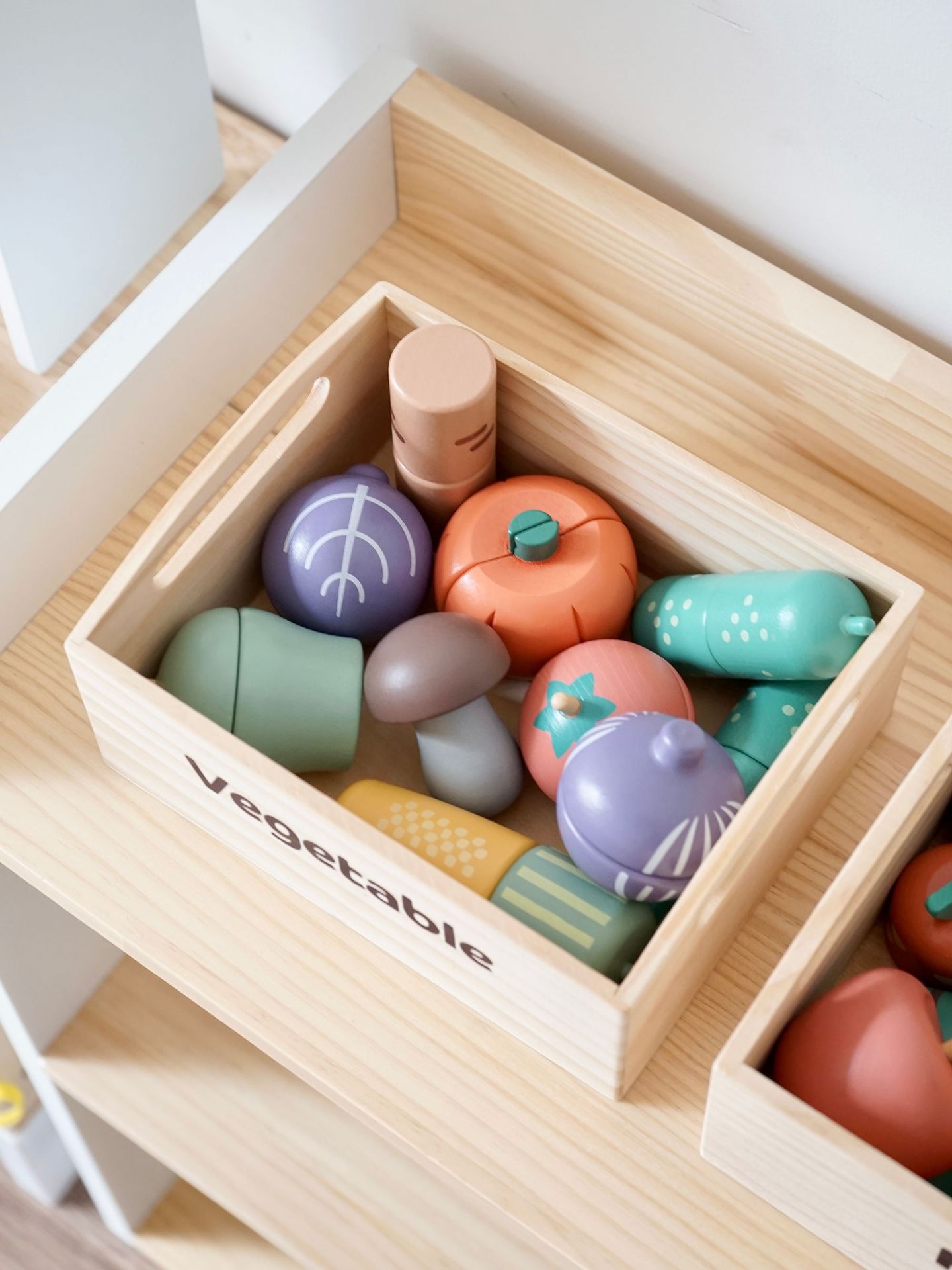 CE/CPC Wooden Magnetic Vegetable and Fruit Cutting Fun Meal Set, Wooden box set, Solid wood cutting board and Cookware set pic 23