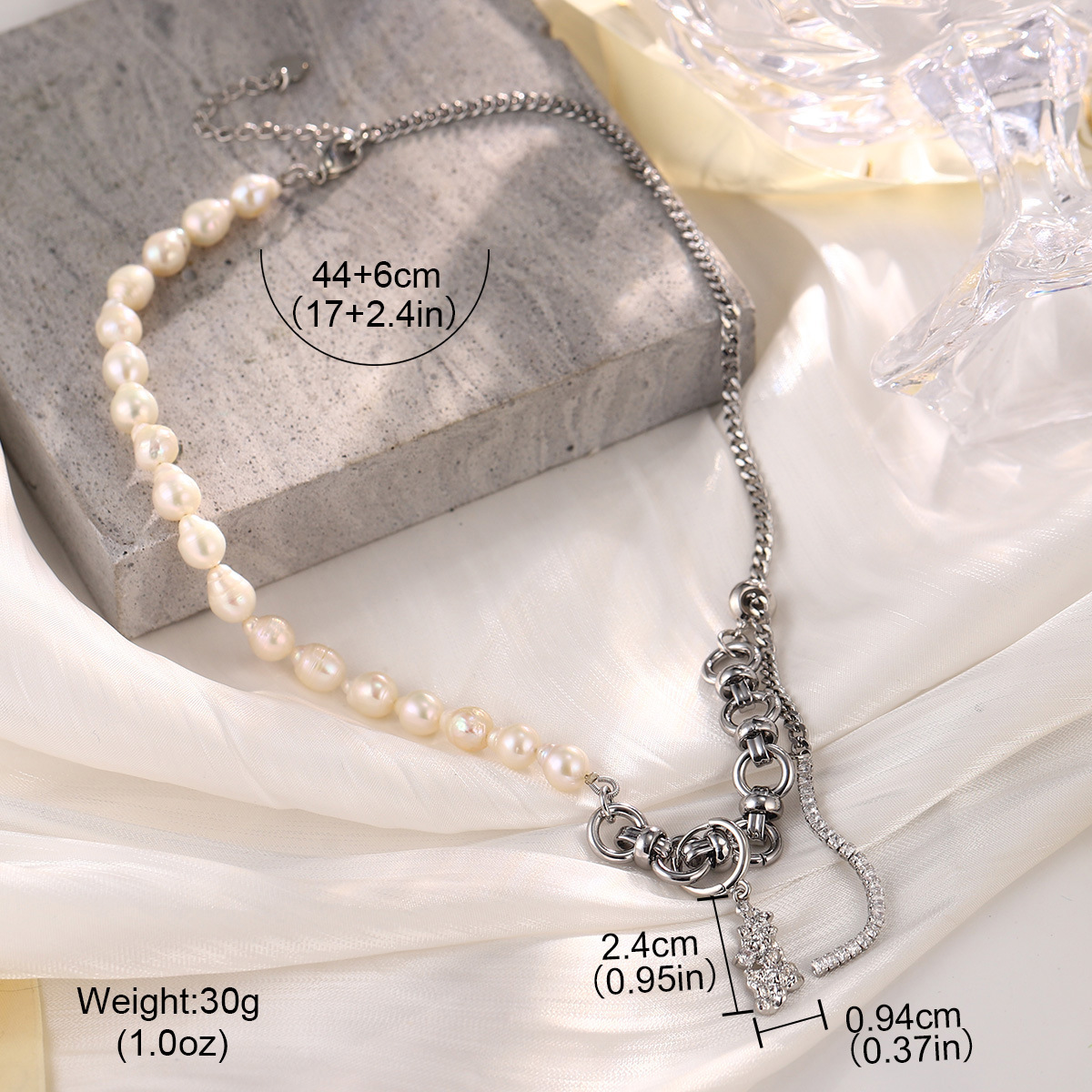 The new heart-shaped bow collarbone chain is a niche retro necklace that is versatile for summer, exuding a sense of high-end luxury and a light fragrance style pic 26