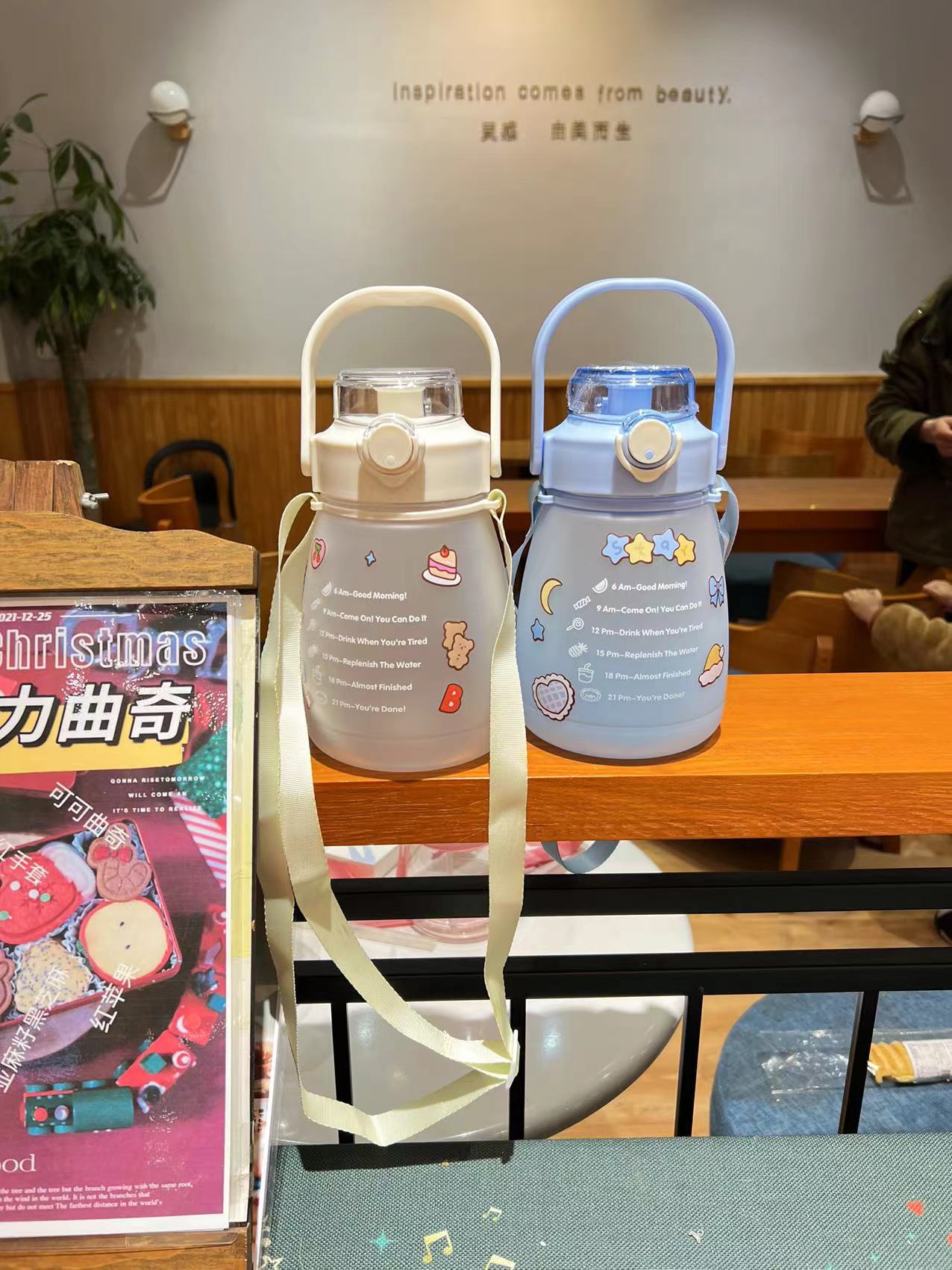 Cross-border Amazon cute large-capacity straw cup, plastic big-bellied cup, gradient color, summer Internet celebrity 1300ML water cup pic 3