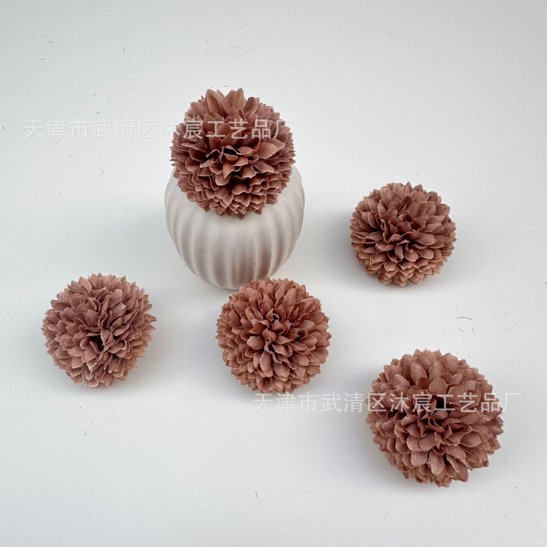 Wholesale of simulated table tennis chrysanthemum flowers, 4 cm small balls, multi-layered chrysanthemums, DIY clothing, corsages, headwear accessories, artificial flowers, office cultural atmosphere decoration, decorative ribbons and ribbons pic 18