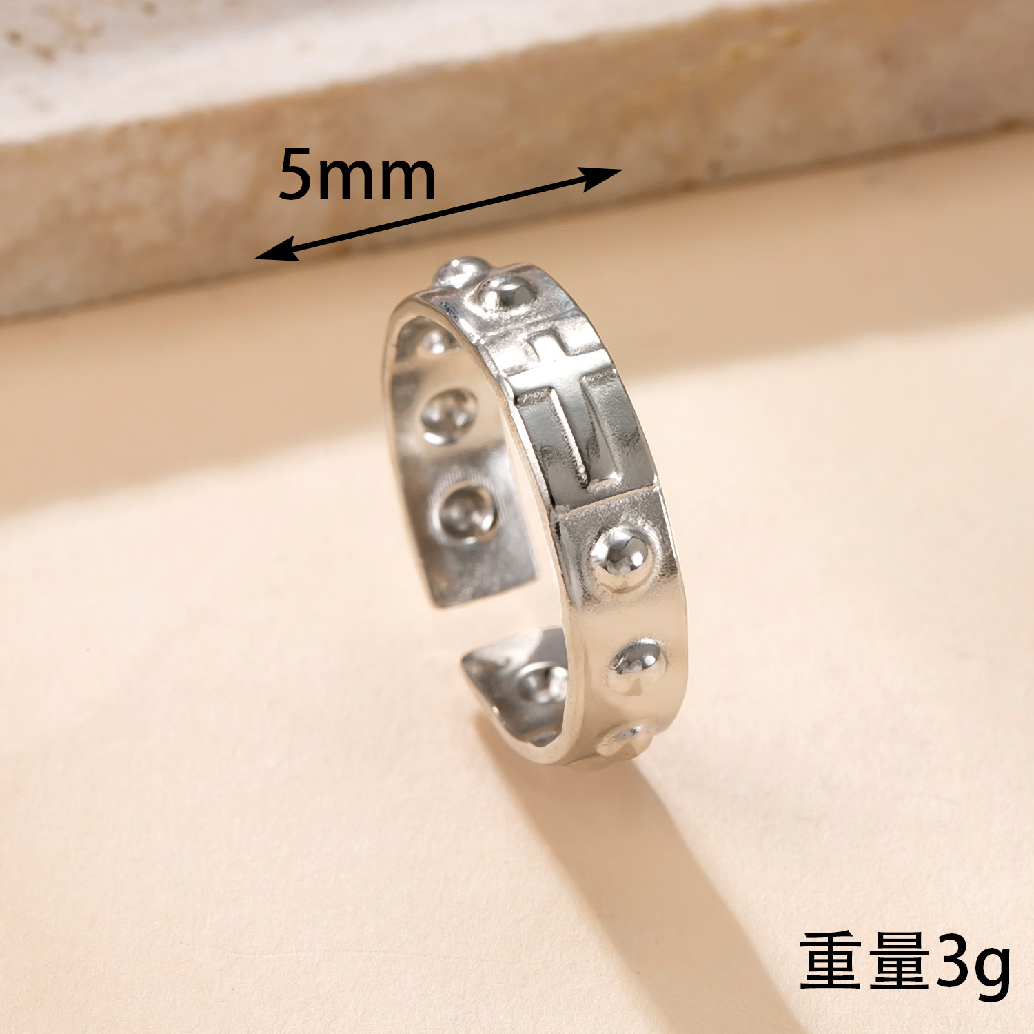 欧美跨境钛钢饰品油压镂空十字架戒指女小众设计感钛钢不掉色指环详情5