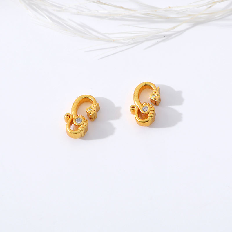 Wholesale of high-end gold micro-inlaid diamond zircon buckles, fashionable fishtail buckles, lobster buckles, necklace and bracelet buckles, and handcrafted accessories pic 8