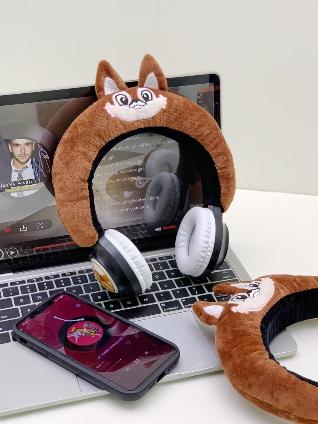 WBK848新款创意卡通狐狸毛绒头戴蓝牙耳机礼品保暖无线儿童跨境外详情5