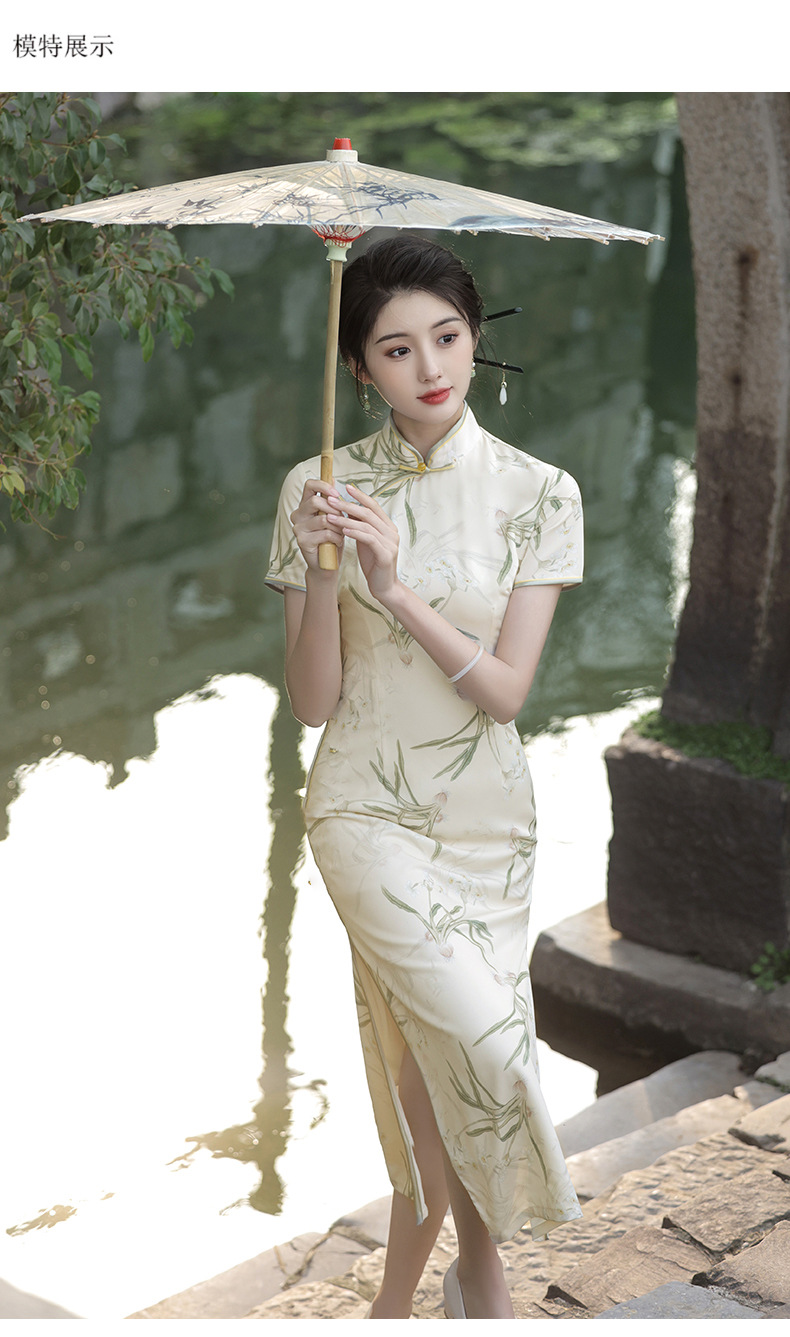 A new short-sleeved mid-length dress with a new Chinese style, a slimming and form-fitting look, and an improved printed cheongsam pic 3