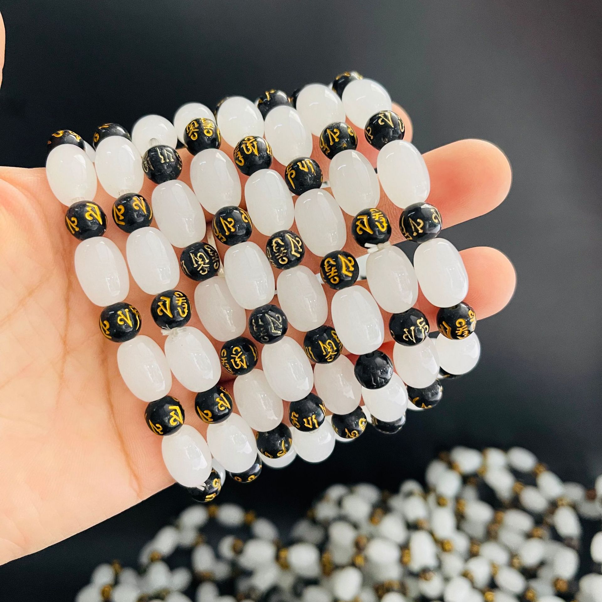 【1-8 Zone 】 10x14mm (Jujube Jade with Black six-character) bracelet 50 per bundle 10x14mm (Jujube Jade with black six-character) bracelet for men and women, versatile bracelet 1 yuan, wholesale from street stalls pic 2