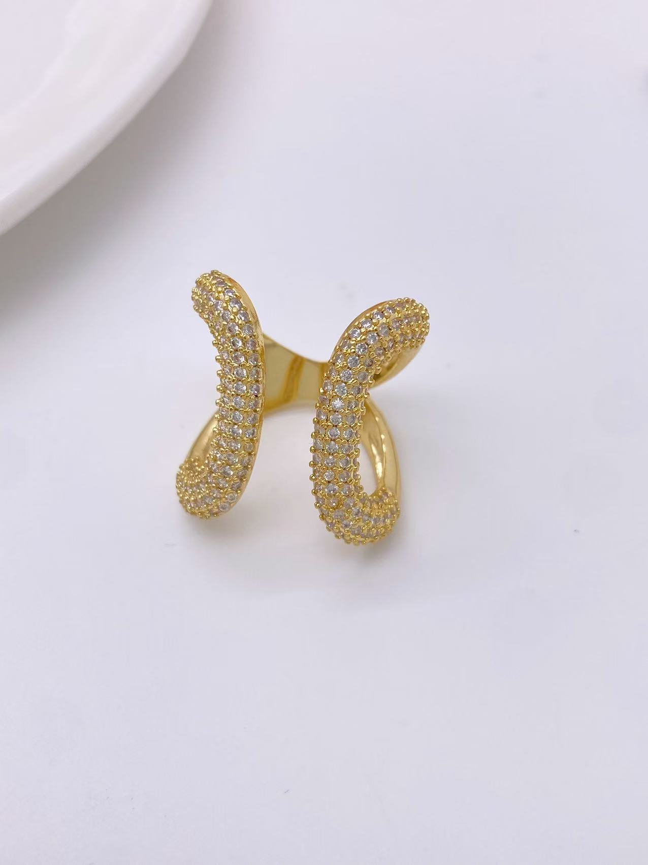 A new cross-border product featuring a high-end European and American style, a variety of copper-plated 18K gold and diamond-encrued zircon irregular-shaped adjustable ring pic 5