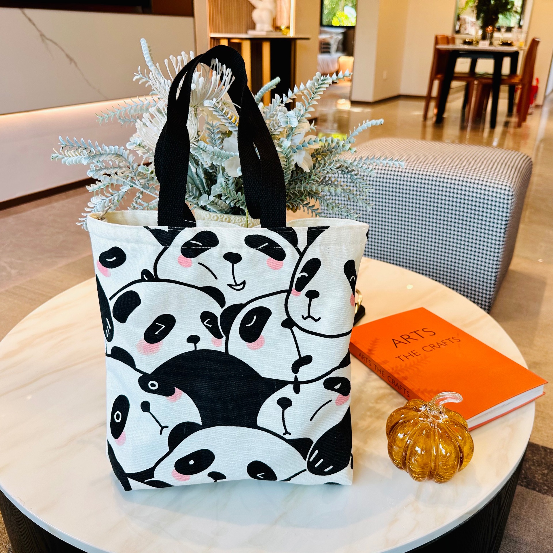 Cute panda hand-held canvas bag, simple and versatile, artistic Instagram single-shoulder bag, shopping and travel bag for female students and mothers pic 5