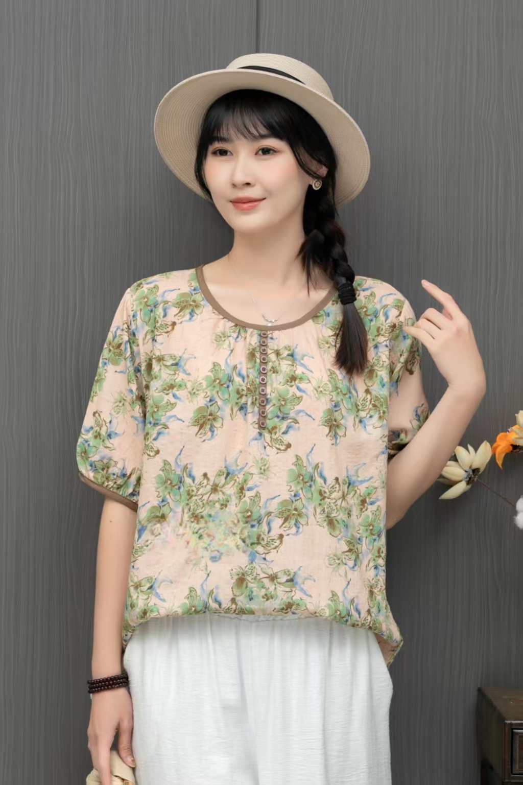 2025 Summer New Style artistic printed cotton and linen shirt, retro loose large size round-neck pullover, elegant T-shirt for women pic 25