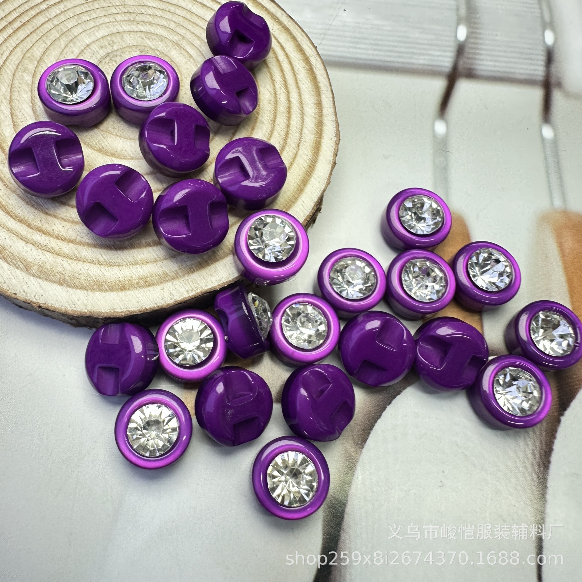 新款简约小香风三色圆形金属钻扣毛衣大衣毛呢皮草马甲西装外套扣详情2