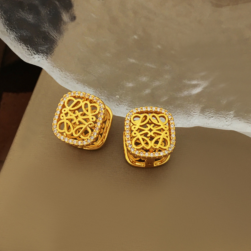 Copper-plated real gold, retro and niche, hollowed-out design ear buckles, elegant and high-end, court style earrings, zircon earrings 2302 pic 10