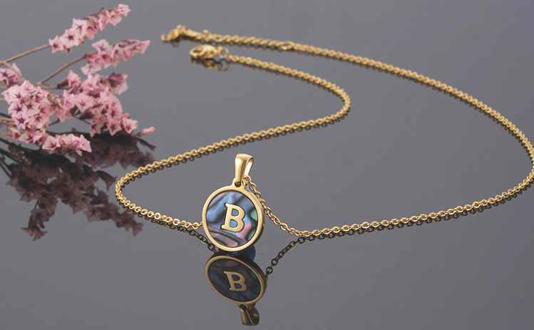 18K titanium steel shell letter necklace for women, European and American fashion round stainless steel first letter pendant for women pic 16