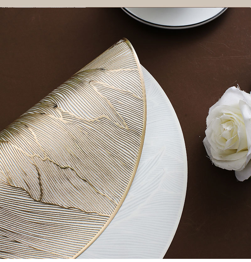 跨境热销羽毛餐垫防水防油PVC烫金花瓶垫高级感轻奢可水洗隔热垫详情3